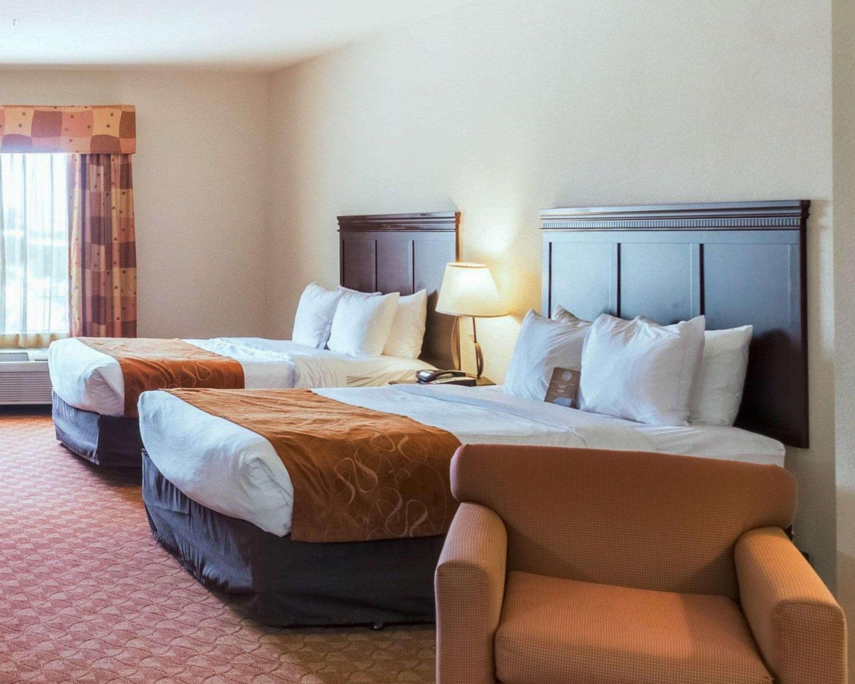 คอมฟอร์ท สวีท Hotel แกรนแบรี ภายนอก รูปภาพ