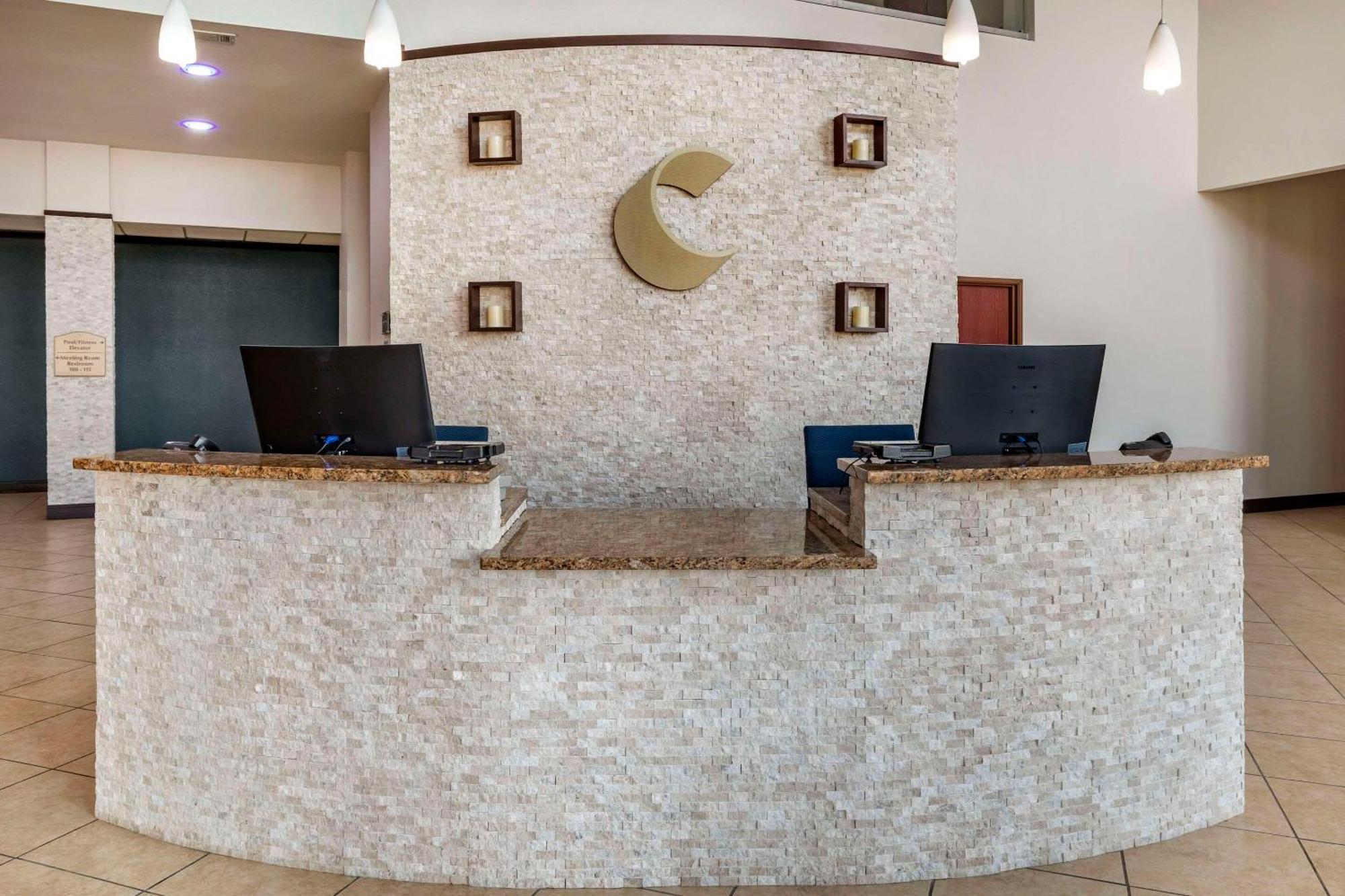 คอมฟอร์ท สวีท Hotel แกรนแบรี ภายนอก รูปภาพ